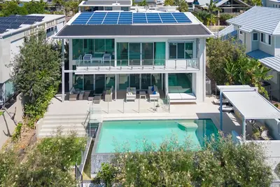 Image de Salt Beach Escape - Coastal Reserve views and Pool