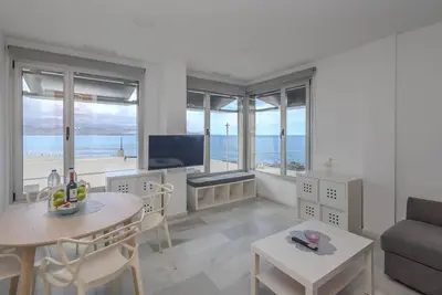 Bright 2br Flat - Beachfront Las Canteras 2
