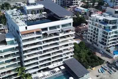 Image de Détendez-vous dans le Luxe avec Jacuzzis et Vue sur la Mer