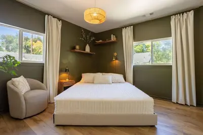 The Treehouse | Walk to Chico State/Downtown/Enloe