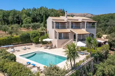 Image de Nafsika - Quatre Chambres Villa, Couchages 8