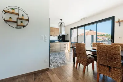 Image de Villa contemporaine avec piscine  – Proche plages et lac – 8 personnes