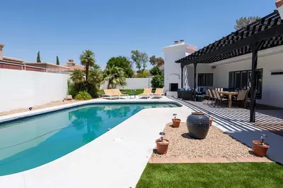 Image de Phoenix 75 - Quatre Chambres Villa, Couchages 12