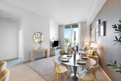 Image de ★★★★★ Stylish Beachfront Escape with Private Balcony, Rooftop Jacuzzi & Pool