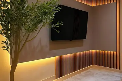 3 King Beds • Free parking • Steps from Everything