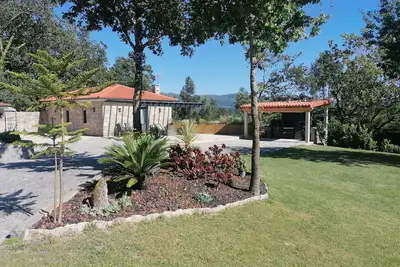 Image de Maison de vacances 'Férias Parque Peneda Geres 2' avec vue sur la montagne, Wi-Fi et climatisation