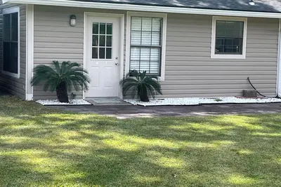 Image de Fantastic cottage with Ac in charming Gulfport. Pet friendly, \nLocation location