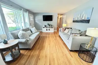 Image de Coastal Comfort in Charleston - Family + Pet Friendly - Central Location