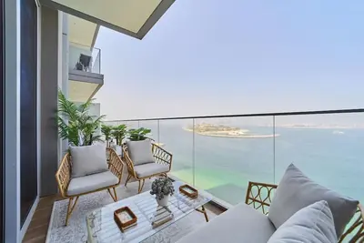 Luxury 2br Beach Isle | Palm Views + Beach Access