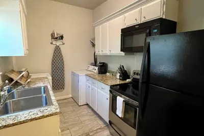 Image de The Lily House-Close to Everything!