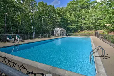 Image de Mtn Views, On-Site Trails! Spacious Bartlett Home