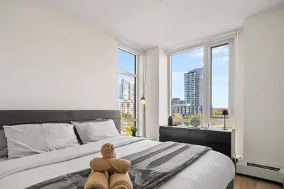 Image de Central Dt » King Bed » Near Library » Fitness Centre #7