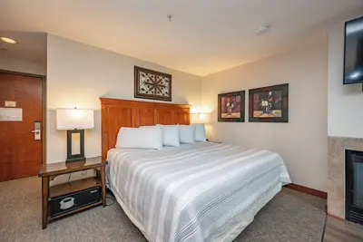 Image de Suites at Silver Tree: A123 Studio Lake View