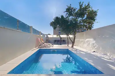 Image de Villa with Private Pool, Hot Tub, Bbq & Patio