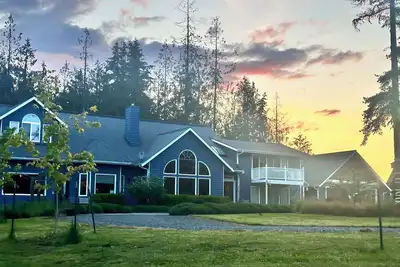 Image de ElkLandia- A spacious 5+bd Home in Sunny Sequim, Wa -Horses & Dogs welcome!