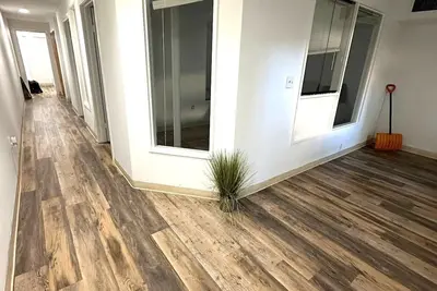 Image de 4-bedroom apartment in delightful Bridgeport with Ac