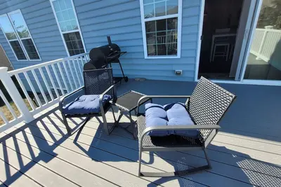 Image de Elevated 2br/2ba Retreat | Easy Drive to Ud, Dsu