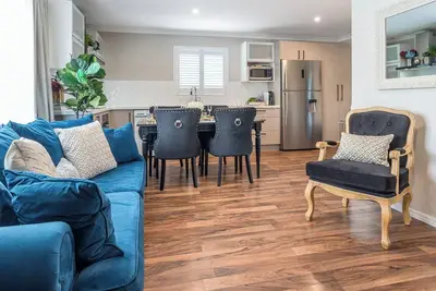 Image de A Touch of Luxury by the Bay - Modern & Stylish Top Level 3 Bed Guest Suite