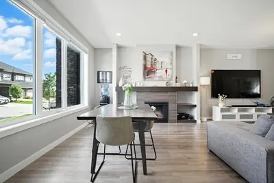 Image de Elegant Two Bedroom Duplex