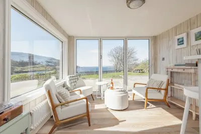 Image de Charming 2-Bed Cottage with Loch Bay Views – Waternish, Isle of Skye