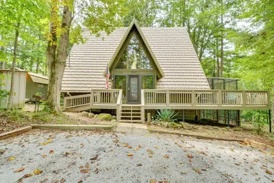 Image de Bear Essentials: 2 Mi to Smoky Mtns Nat’l Park