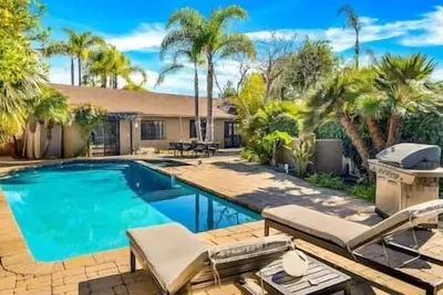 Image de Zen Beach Retreat: Pool/Hot Tub, Near Surf & Transit, Family Ready!