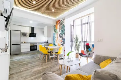 Image de Luxe et Charme à Grenade: Appartement Rénové Près du Centre et Gare