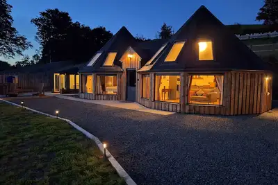 Image de Y Cwlwm - The Celtic Knot, pet friendly, with a garden in Lampeter