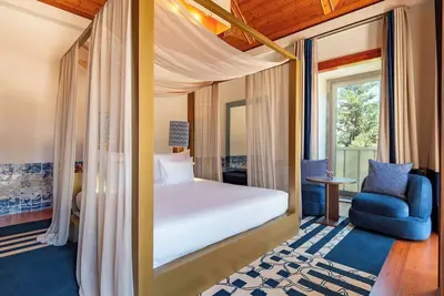 Image de Relaxing Lisbon Retreat with Outdoor Pool & Garden Views | Free Parking Included