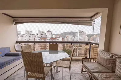 Image de Apto Guarujá a passos da Praia das Pitangueiras