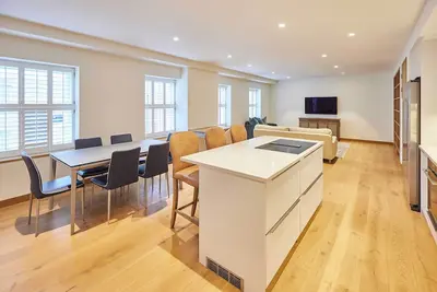 Host & Stay | Thames Apartment