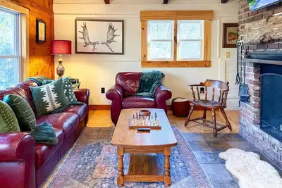 Image de Cash’s Rustic Retreat w/ Hot tub, Mt Snow< 12 min