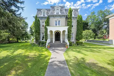 Image de Near Cooperstown – 10-Br Mansion w/ Private Chef Meals & Team Party Allowed