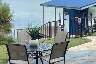 Image de Lakefront home on peaceful cove. . . just steps from Granbury's historic square