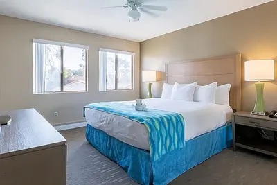 Image de 3 Units | Kitchen | Pool | Free Parking | Desert Gateway