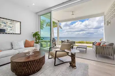 Oceanfront Sunset Patio w/ Bbq + Pool, Gym & Spa