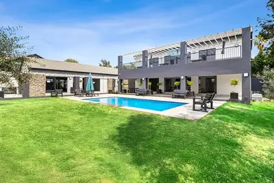 Image de Mandalay Hideaway - Deux Chambres Appartement, Couchages 4