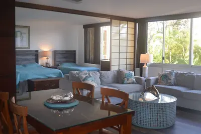 Image de Aloha and welcome to our family friendly home of 50 years!