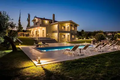 Image de Astoria - Cinq Chambres Villa, Couchages 10