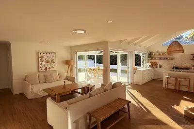 Image de Coastal Escape | Pool & Walk to Beach | Perfect for Summer Holidays