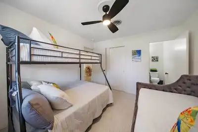 Image de Mango Mansion - Beachy Escape. 7 Mi From Beach