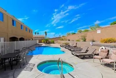 Image de Spectacular Kearsage Townhome