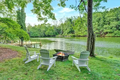 Image de Dreamy & Scenic 3br Lakefront on 200-Acre Estate