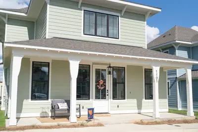 Image de Tiger Transit Convenience at this Spacious Home for Groups