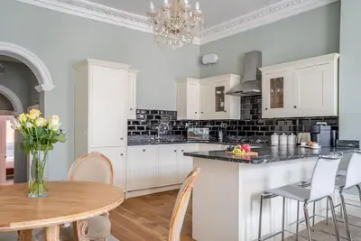 Image de Clifford St - Apartment 5 - sleeps 4 guests  in 2 bedrooms