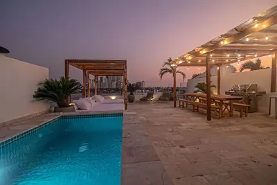 Image de Modern 7 Bedroom Mansion in Old City