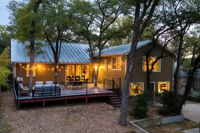 Image de Sleeps 18! Game Room, Deck w/ Firepit, 5bdr, Casita | Cedar & Stone by AvantStay