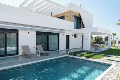 Image de Emerald Three-Bedroom Villa with Private Pool and Rooftop