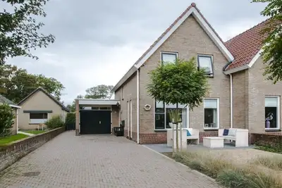 Image de Maison de vacances à Nes avec piscine