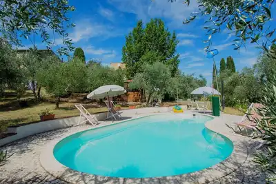 Image de Belle maison de vacances privée avec Wifi, piscine privée, climatisation, Tv, patio, animaux admis